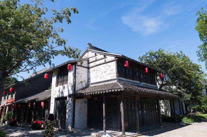 探索山中小屋